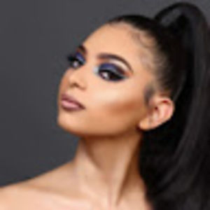 Meet your Posher, Amira